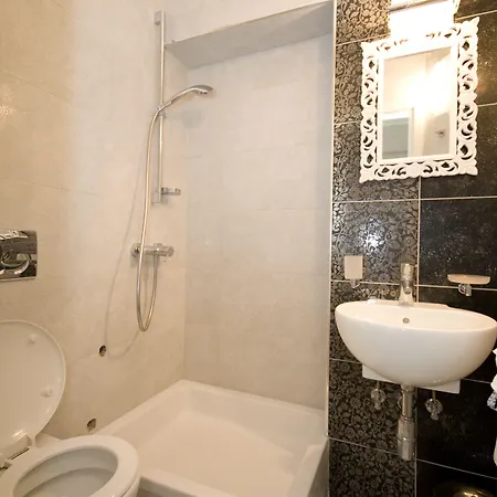 Roko House 3*