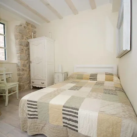 Roko House Apartment