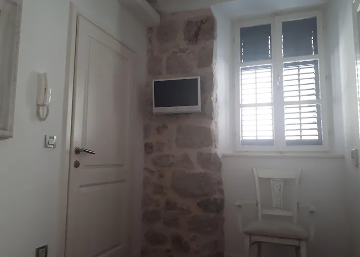 Roko House Отель